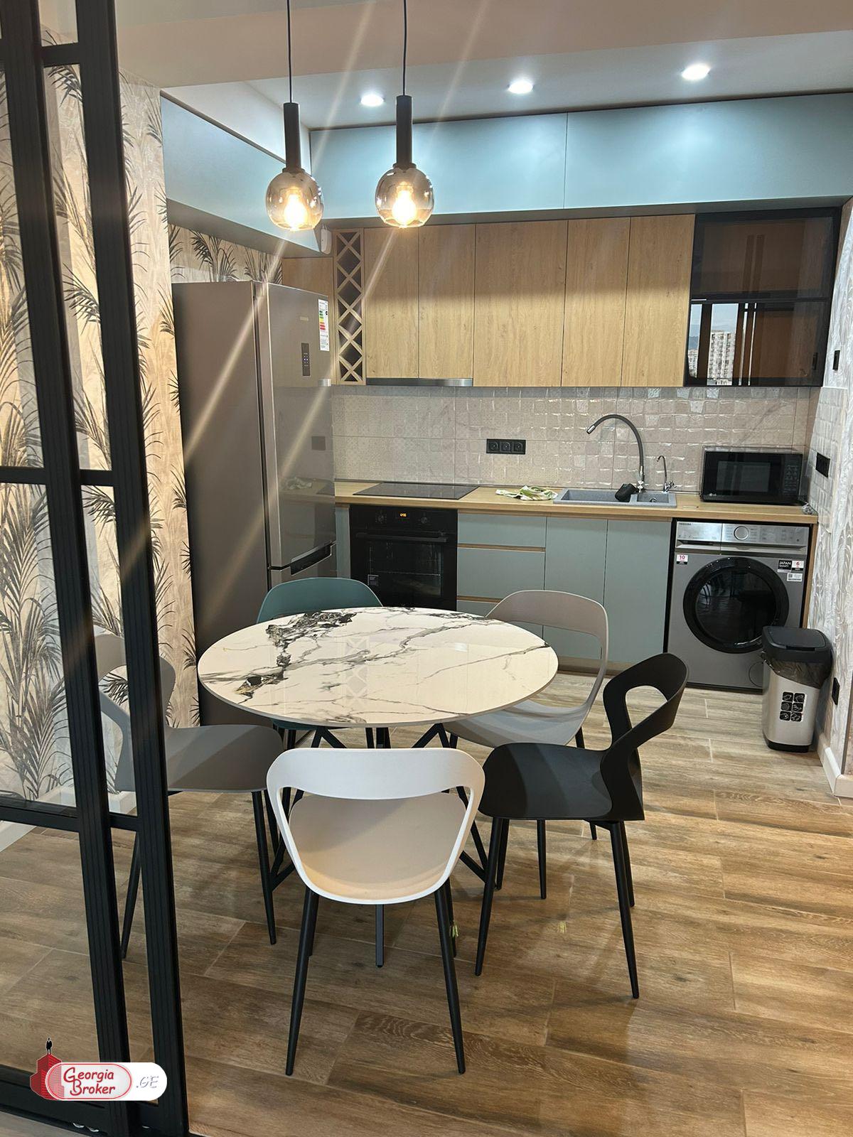 იყიდება ახალი გარემონტებული 2 ოთახიანი ბინა